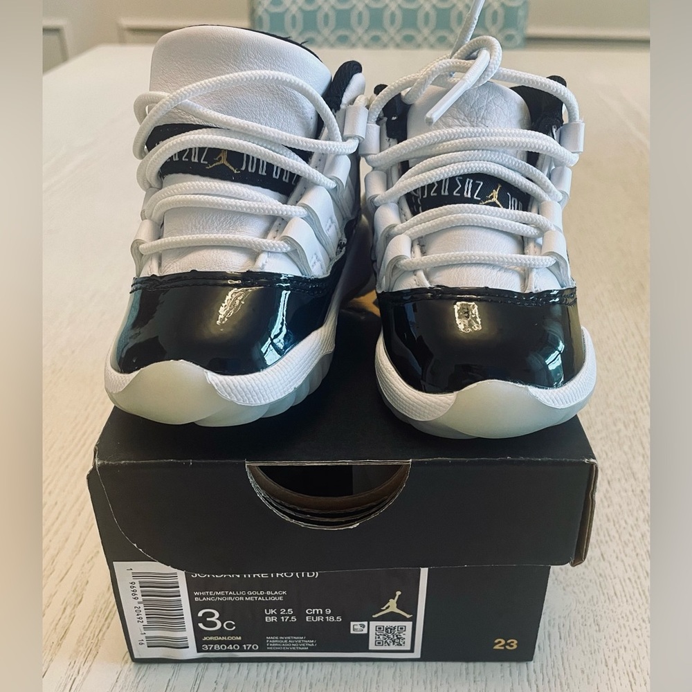Nike Air Jordan 11 Retro - Toddler Size 3C (378040-170)